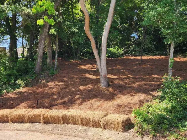 4685 Scenic Ct, Pensacola, FL 32504