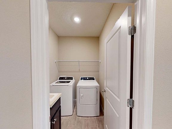 2nd image of 3965 Cloverdale Ct