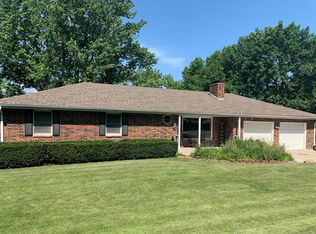 26061 Lakeview Dr, Maryville, MO 64468