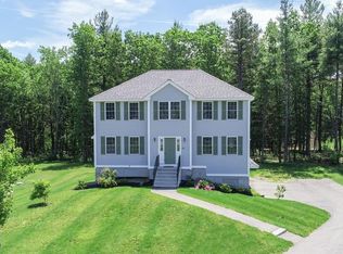 15 Farm Gate Rd, Dracut, MA 01826