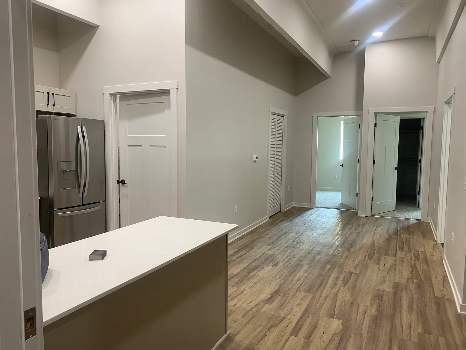 2 bed, 988 sqft, $1,600 — Photo 3