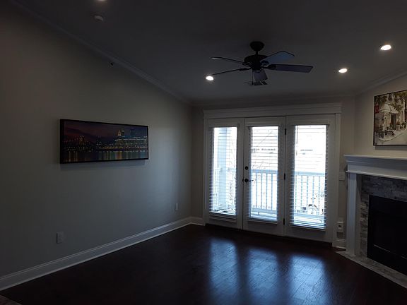 4th image of 3087 Westminster Dr APT 207
