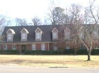 2209 Edgemont Dr, Tupelo, MS 38804