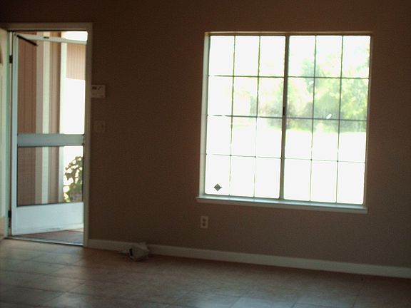 4th image of 731 Ravenswood Dr