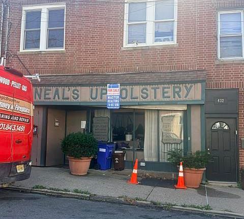 2nd image of 430 Castleton Ave