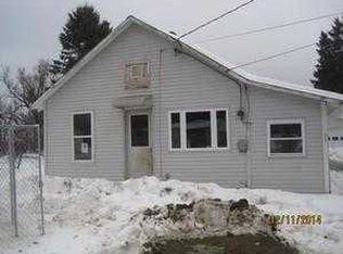 37 Story St, Washburn, ME 04786