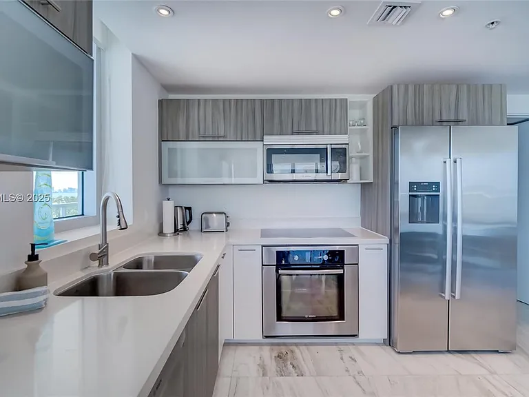 6700 Indian Creek Dr #1102 — Photo 4