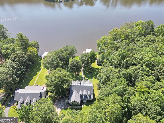 4th image of 561 Harbour Shores Dr