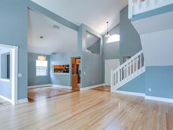 5th image of 2967 Shannon Cir