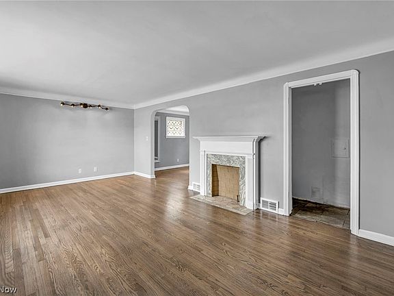 3rd image of 4304 Clague Rd
