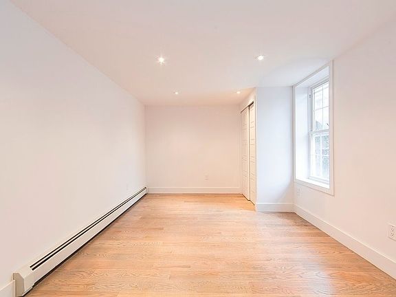 5th image of 15 Monaco Pl #1
