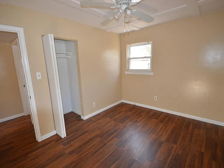 86 E Dallas Ave — Photo 6