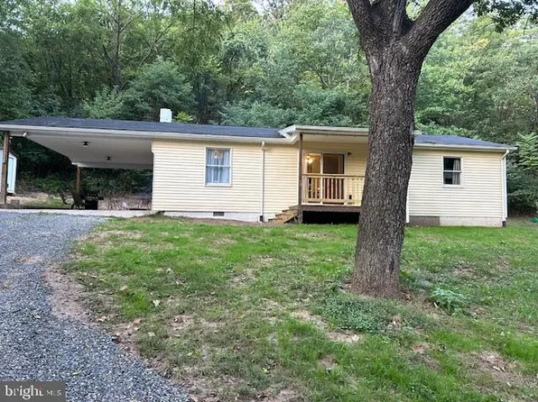 110 Turkey Foot Dr, Cabins, WV 26855