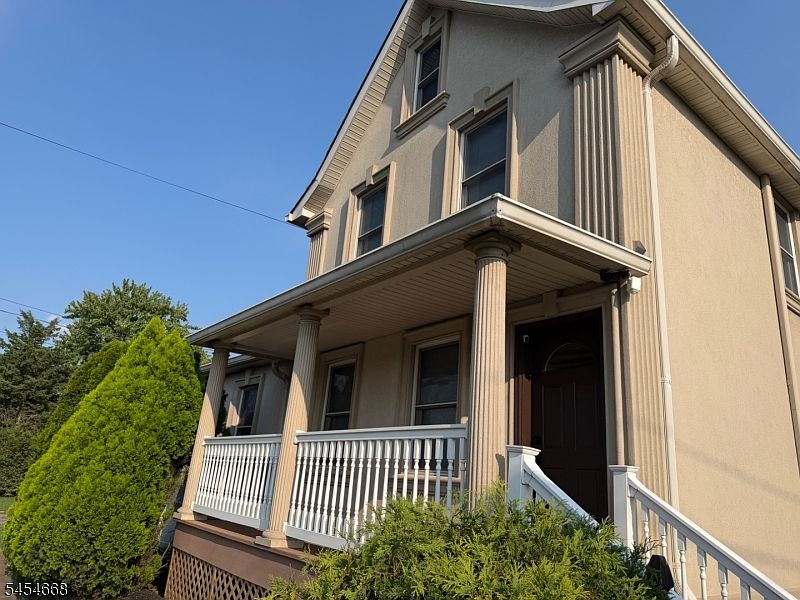 1st image of 1717 W Camplain Rd