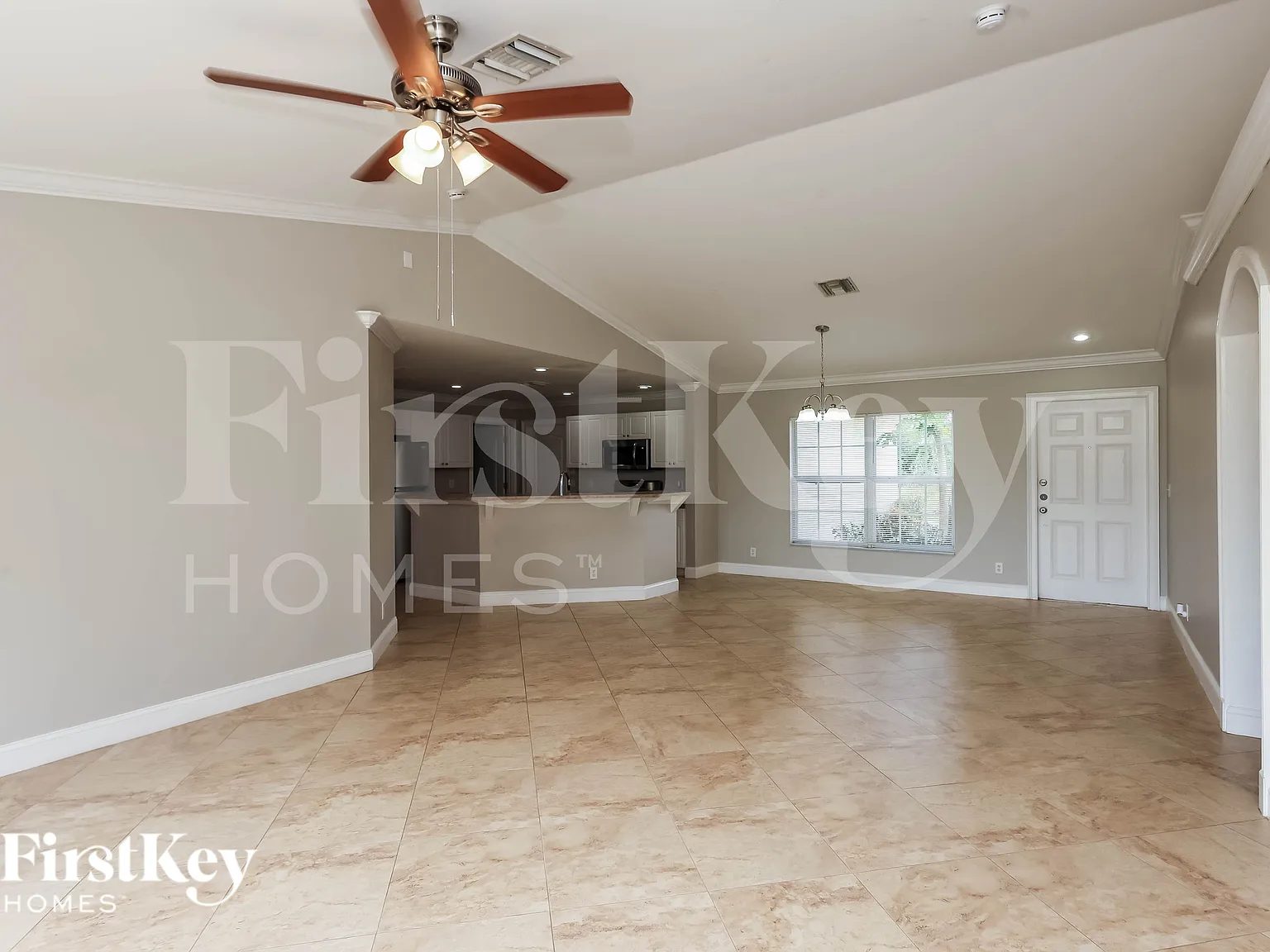 3 bed, 2.0 bath, 1408 sqft, $1,470 — Photo 3