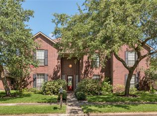 1935 Prairie Creek Dr, Pearland, TX 77581