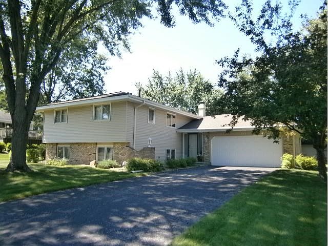 Welcome! This beautiful home on a non-thru street near parks, ponds and trails is ready for the right buyer looking for a house they can make their own! Just 5 minutes to 35E or Cedar Ave, 10 to BV Center, 15 to the airport and MOA, 25 to DTs.