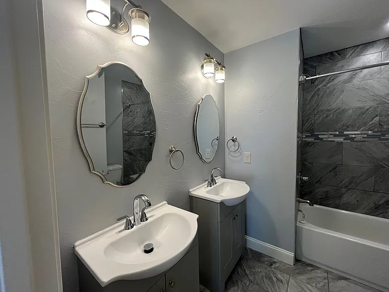 211 Amber St #2 — Photo 6