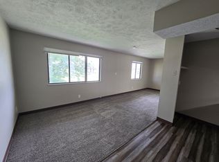 990 Grand Ave #3, Marion, IA 52302