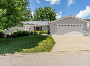 8410 Hickory Tree Dr, Machesney Park, IL 61115