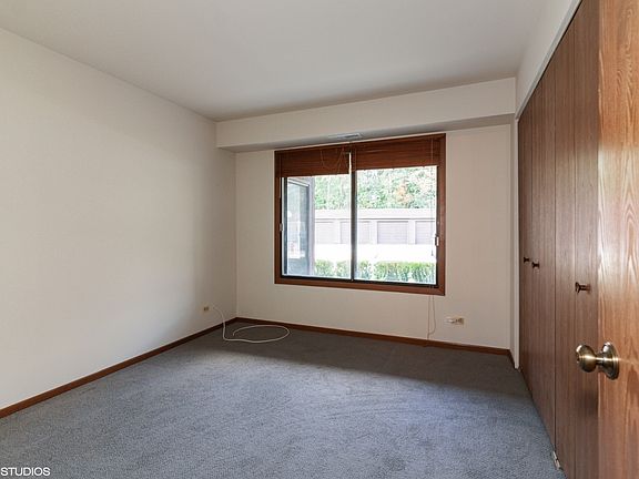 5th image of 1350 N Sterling Ave Unit 104