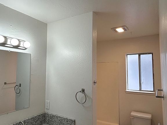 4th image of 12 Klondike Ct APT B