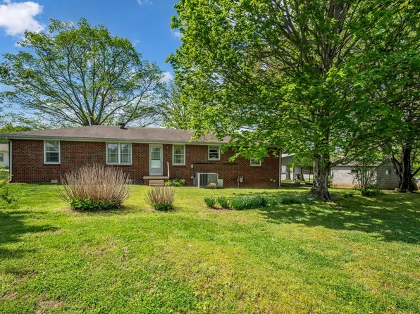 1006 Hershell St, Burns, TN 37029