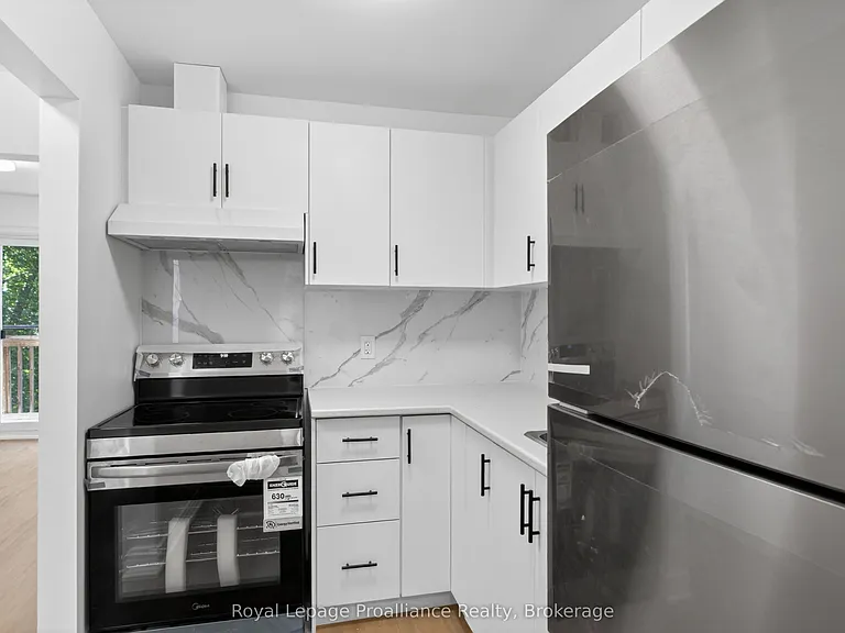 171 Hazlitt St #2 — Photo 5
