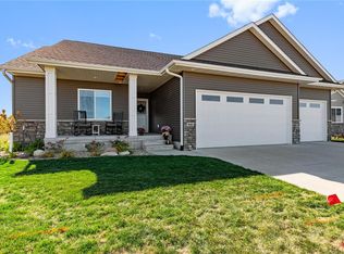1661 Settlers Dr, Marion, IA 52302
