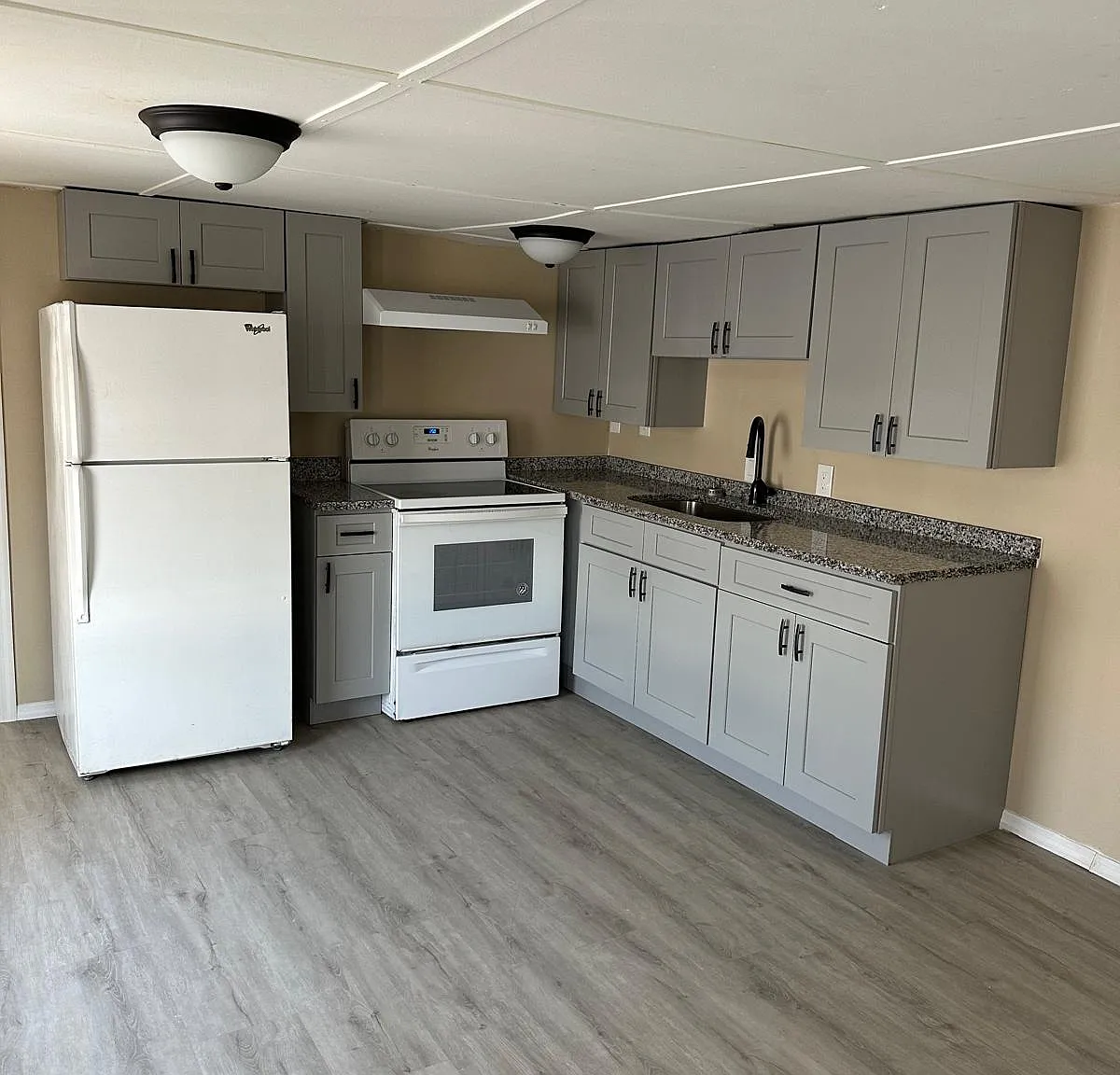 1 bed, 360 sqft, $990 — Photo 1
