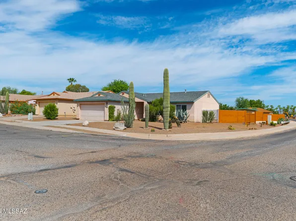 8999 E Fairway Groves Dr, Tucson, AZ 85730