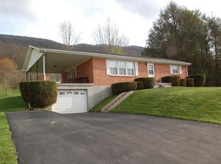 207 Cliff View St, Bluefield, VA 24605