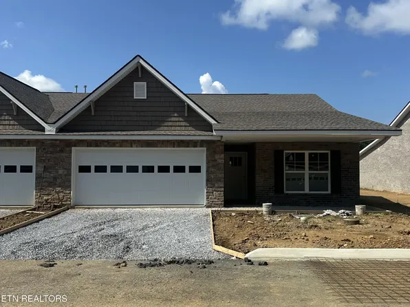 678 Snowflower Cir, Pigeon Forge, TN 37863