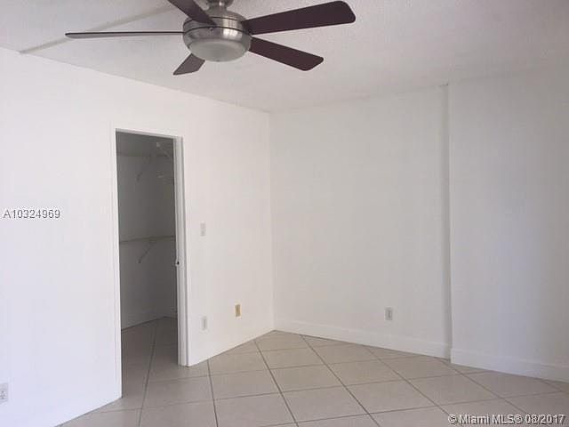 1st image of 1440 Brickell Bay Dr APT 909