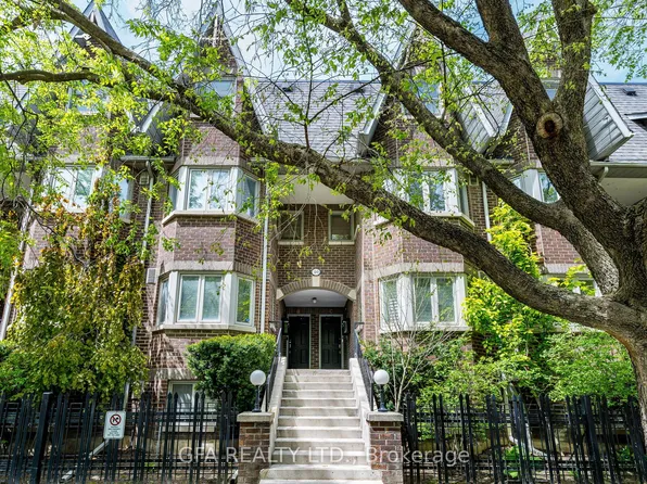 40C Shank St #9, Toronto, ON M6J 3T9