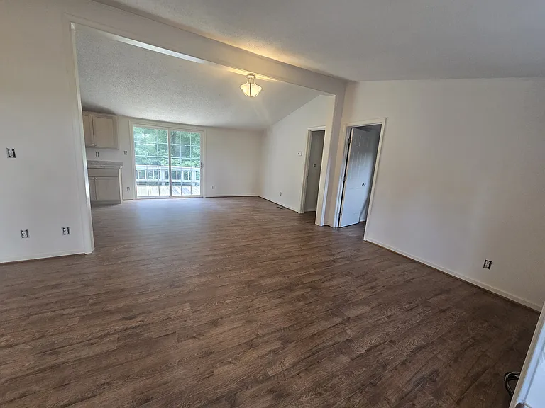 3041 Travellers Rd — Photo 3