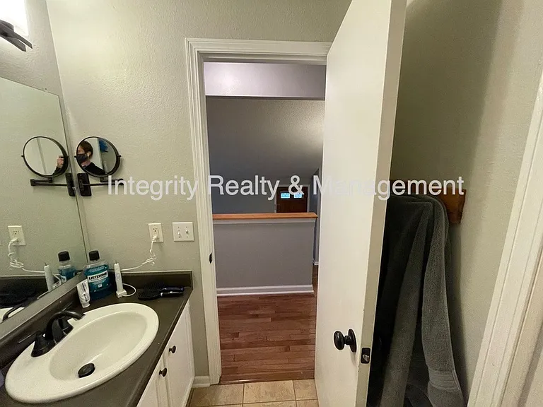 475 Chiswick Cir — Photo 37