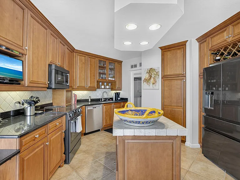 4041 Gulf Shore Blvd N #1807 — Photo 9