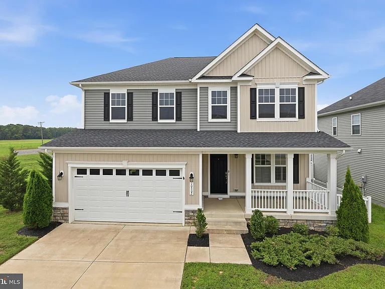 10302 Spotswood Dr — Photo 1
