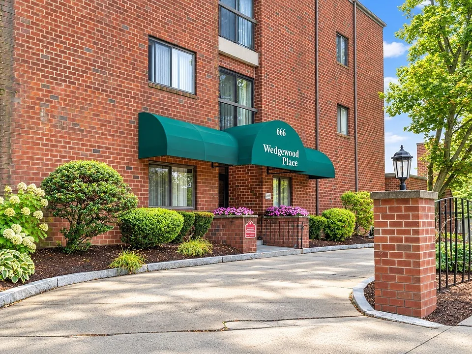 666 Main St #208