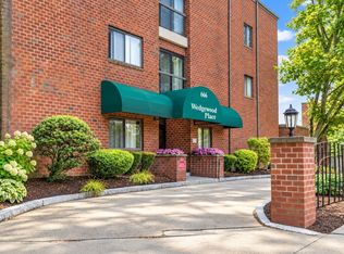 666 Main St APT 208, Winchester, MA 01890