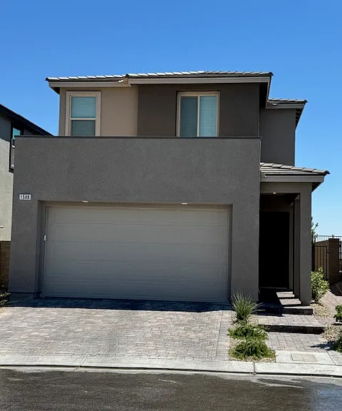 1 Full bathroom and 1 Bedroom downstairs - 3 beds Up plus Loft