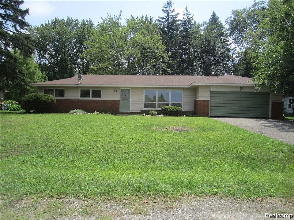 1st image of 8549 Golf Lane Dr