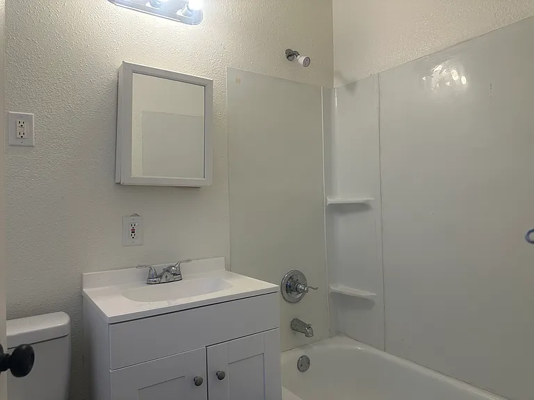 1217 Estelle St — Photo 6