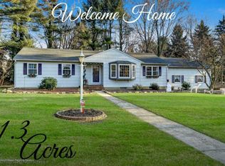 6 Sweet Briar Ln, Holmdel, NJ 07733