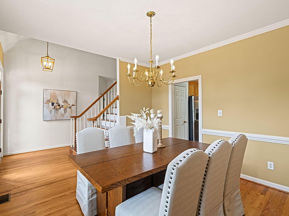 4th image of 4925 Old Millcrest Ct