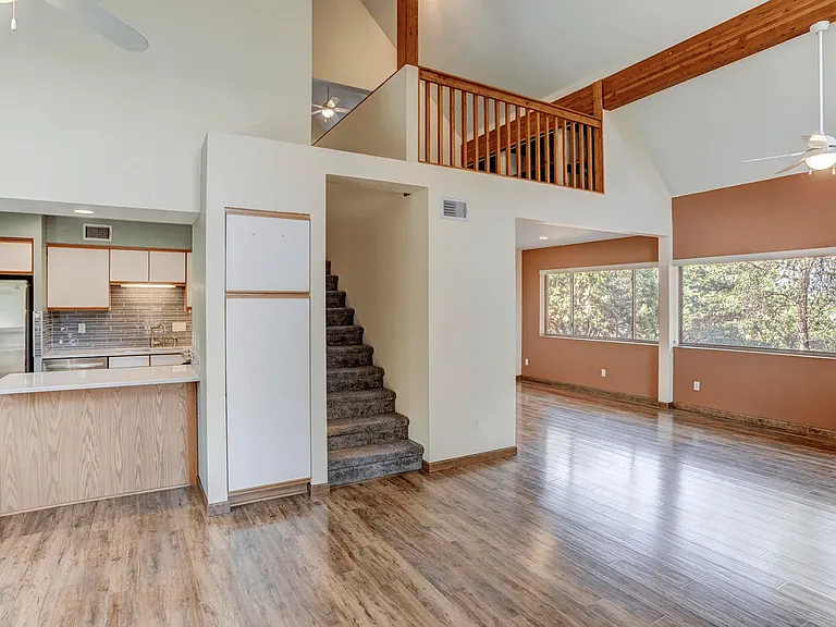 803 W Saint Moritz Dr — Photo 3