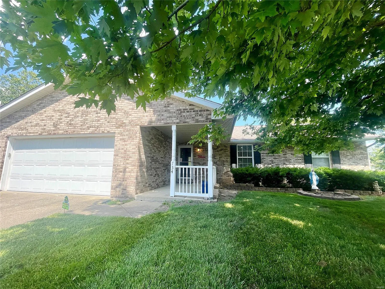 734 Country Meadow Ln photo 1