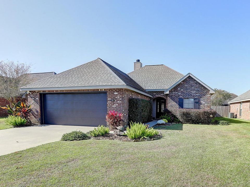 1st image of 104 Quiet Meadows Cir
