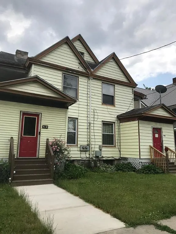 410 Linden Pl photo 1